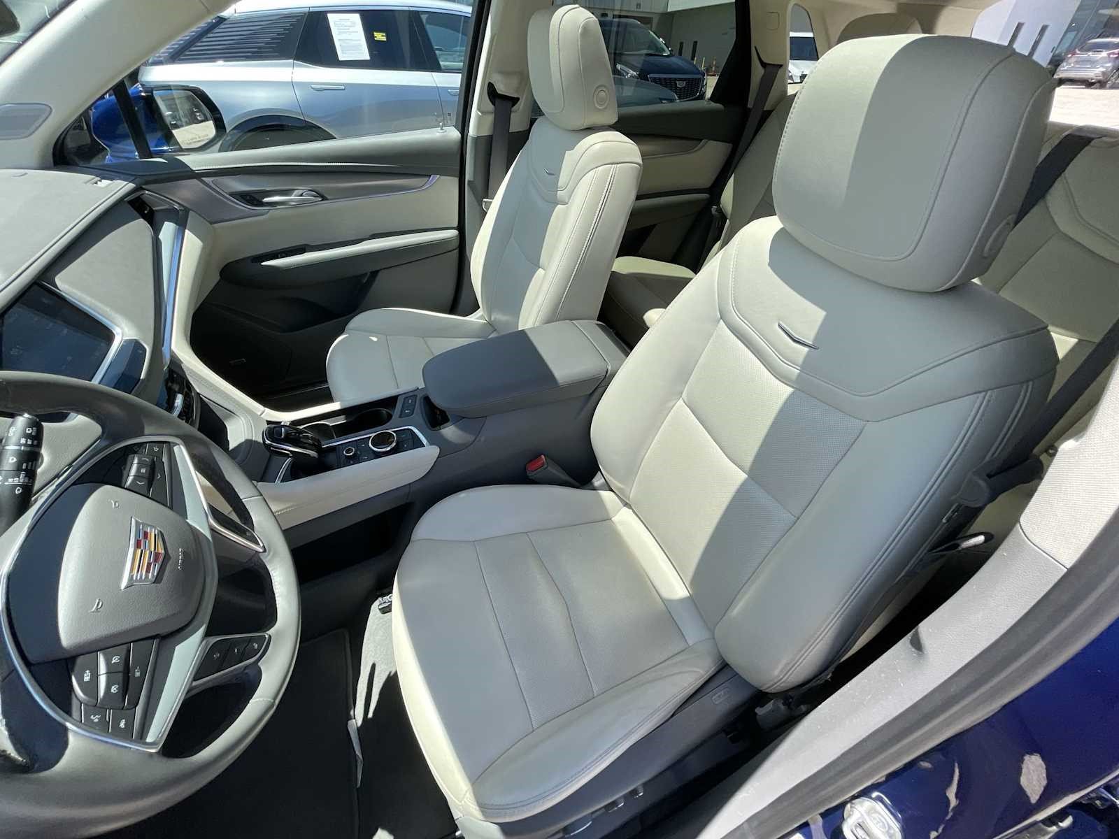 Certified 2025 Cadillac XT5 Premium Luxury AWD/4WD image 19