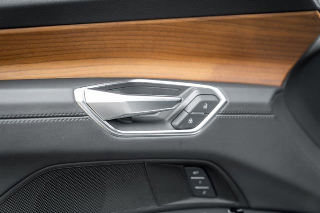 Used 2022 Audi e-tron GT Premium Plus AWD/4WD image 49