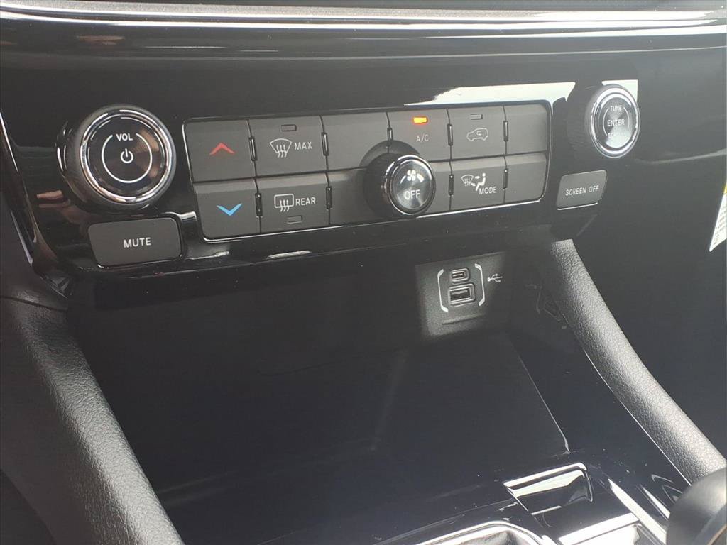 New 2026 Jeep Compass Latitude AWD/4WD image 9