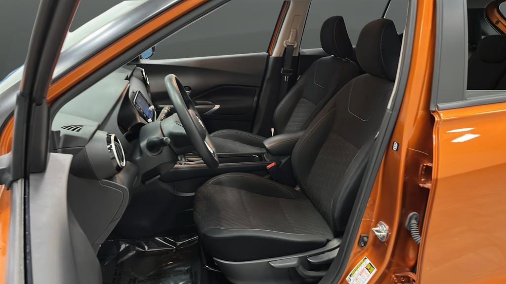 Used 2023 Nissan Kicks SV w/ Exterior Package image 9