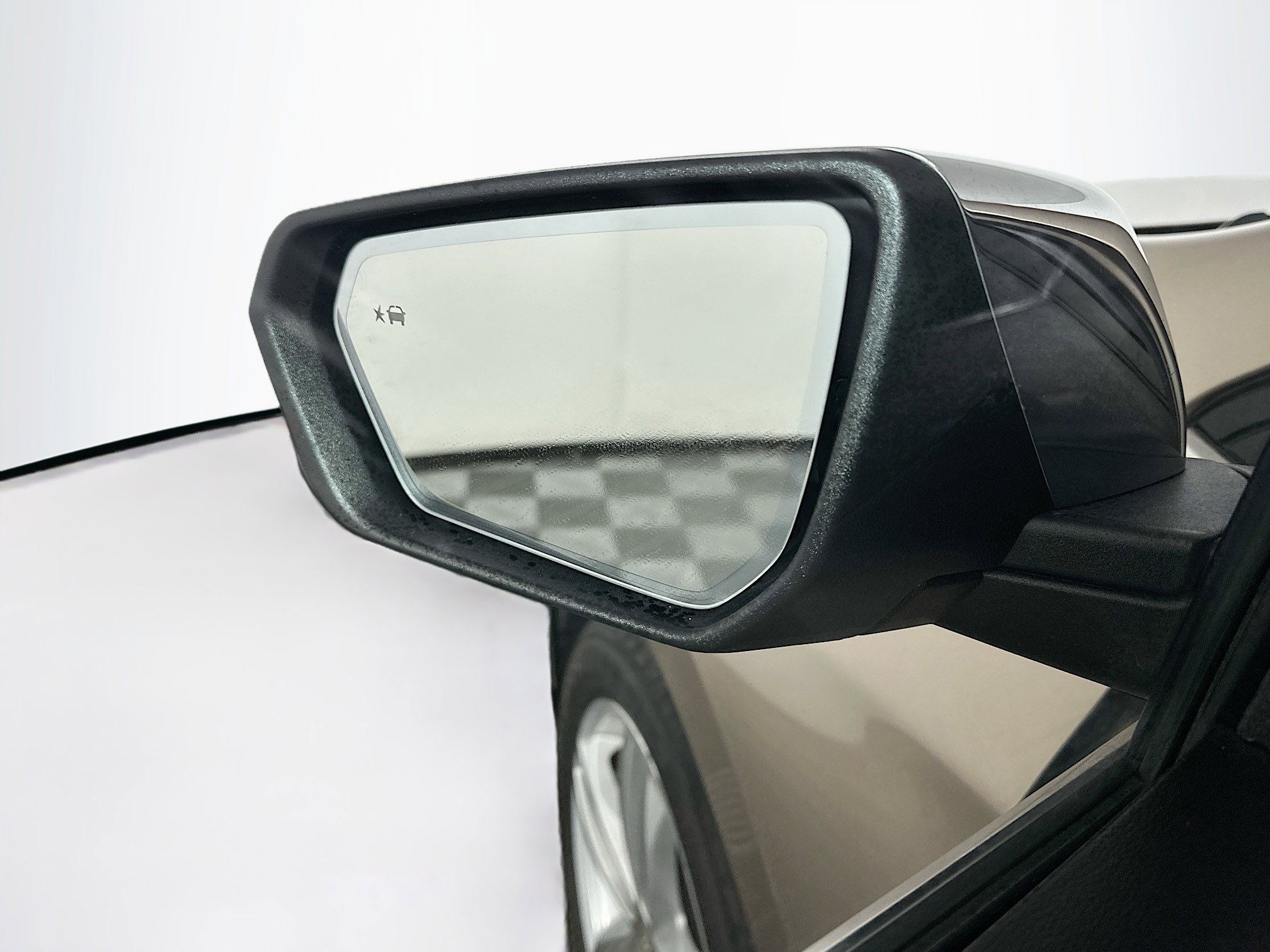 Used 2018 Chevrolet Equinox Premier FWD image 16