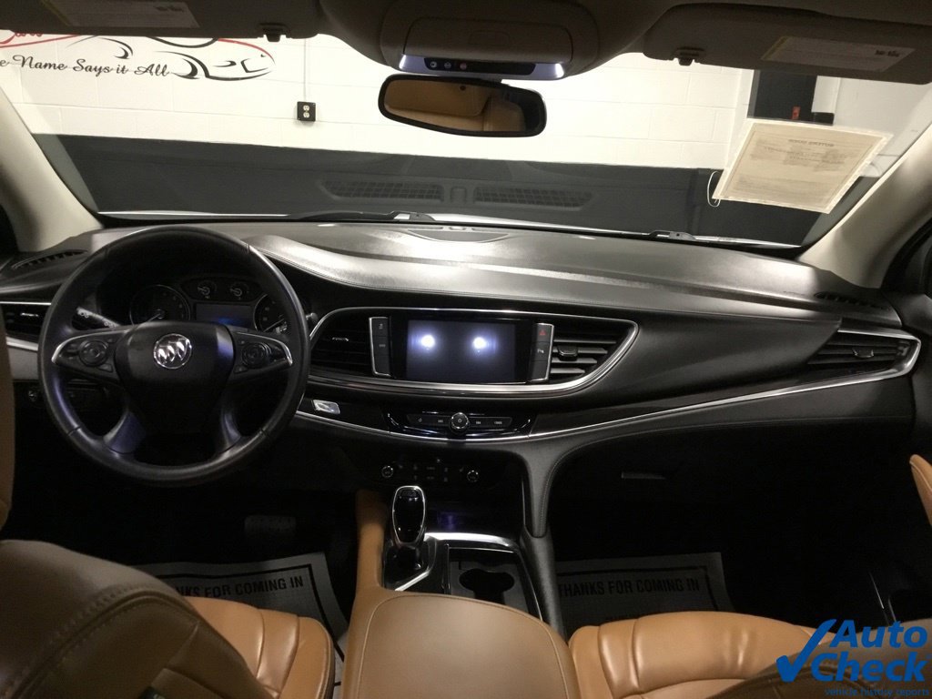 Used 2018 Buick Enclave Essence AWD/4WD image 27
