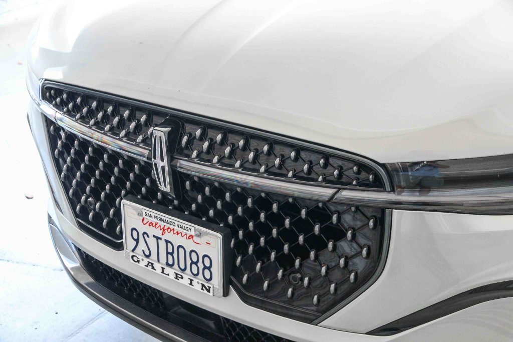 Used 2024 Lincoln Nautilus Reserve w/ Equipment Group 202A AWD/4WD image 10