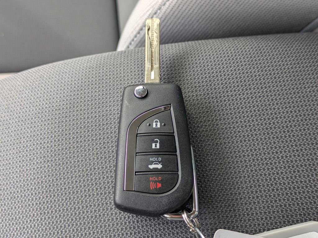 Used 2025 Toyota Corolla LE image 26