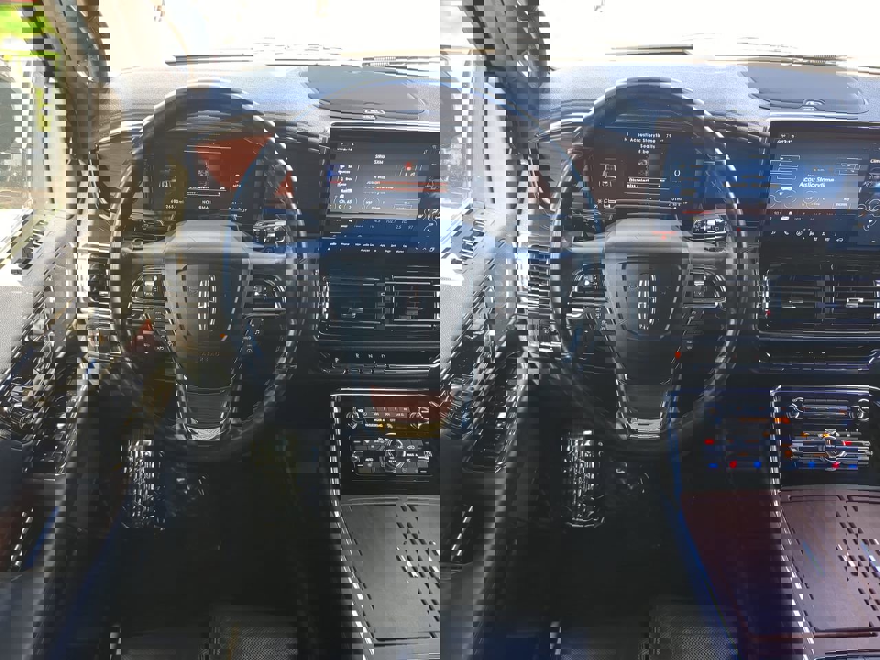 Used 2023 Lincoln Navigator Reserve image 16