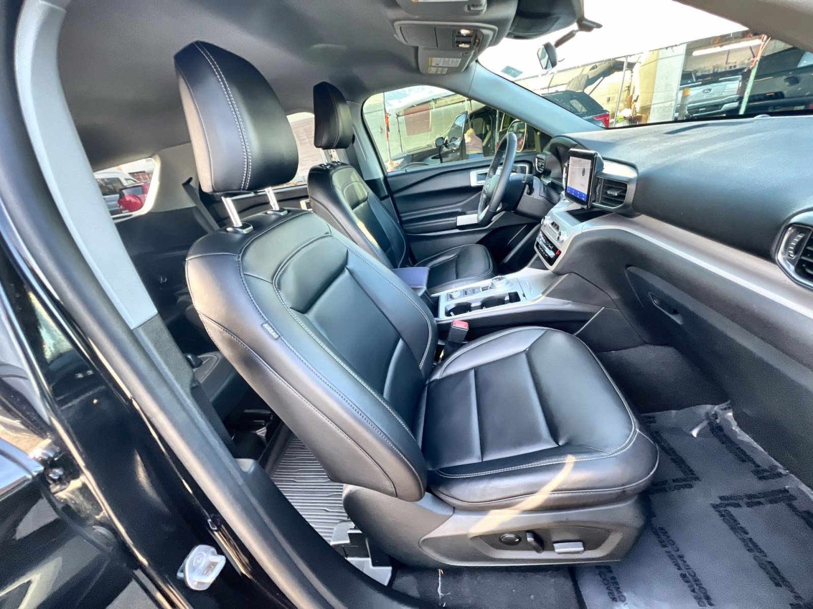 Used 2023 Ford Explorer XLT w/ Equipment Group 202A image 26