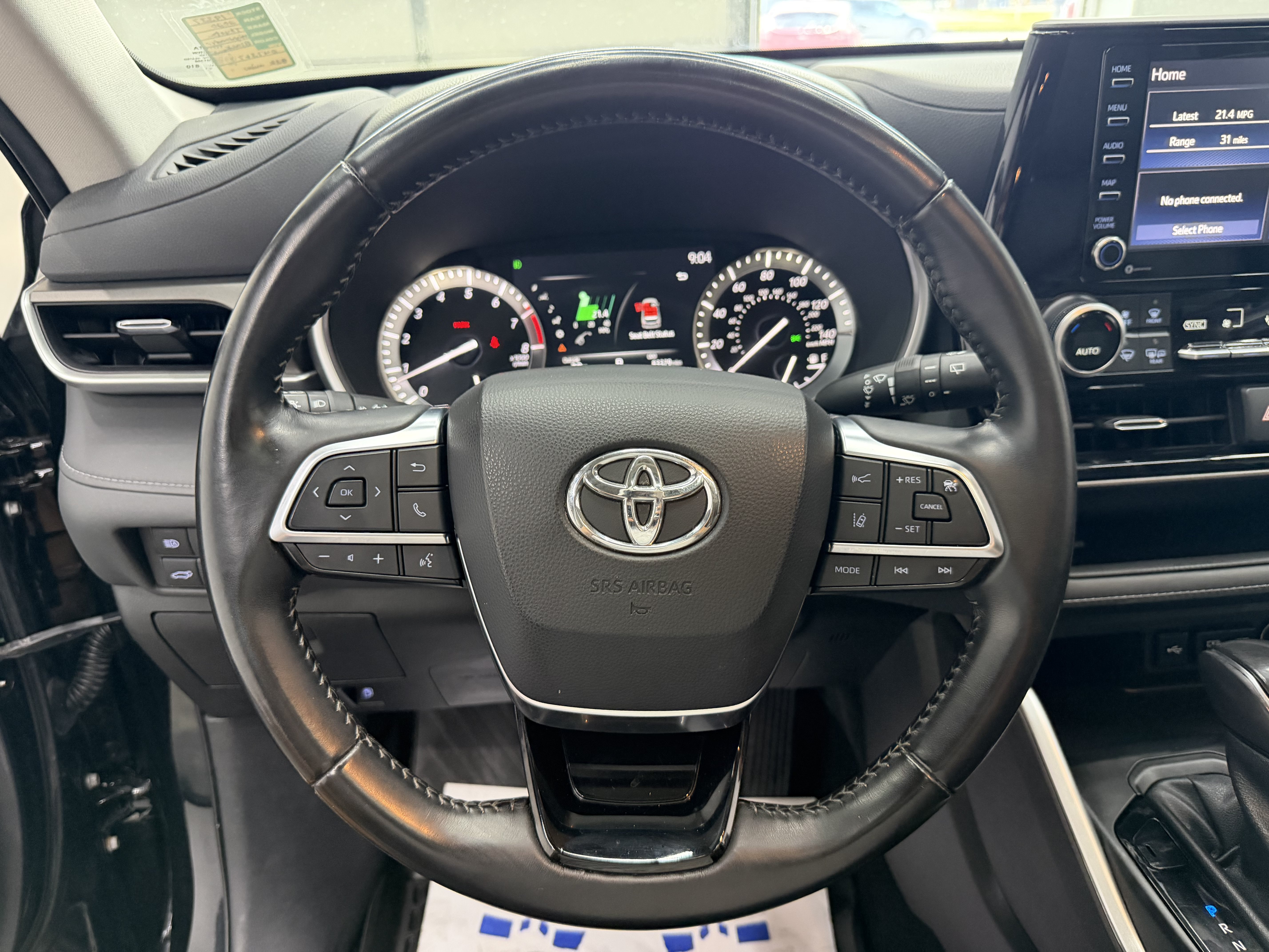 Used 2020 Toyota Highlander XLE AWD/4WD image 17