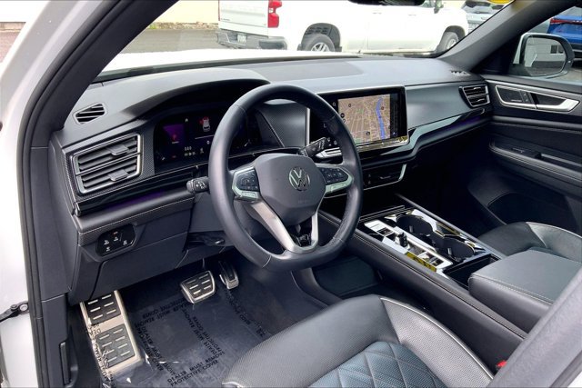 Used 2025 Volkswagen Atlas Cross Sport SEL Premium R-Line AWD/4WD image 14