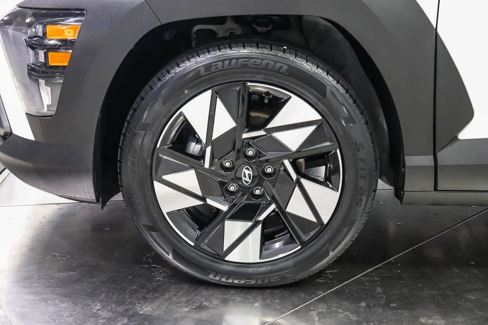 Used 2024 Hyundai Kona SEL FWD image 9