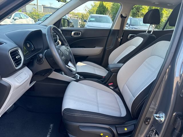Certified 2026 Hyundai Venue SEL FWD image 9