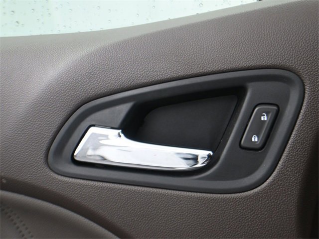 Used 2021 GMC Canyon Denali image 13