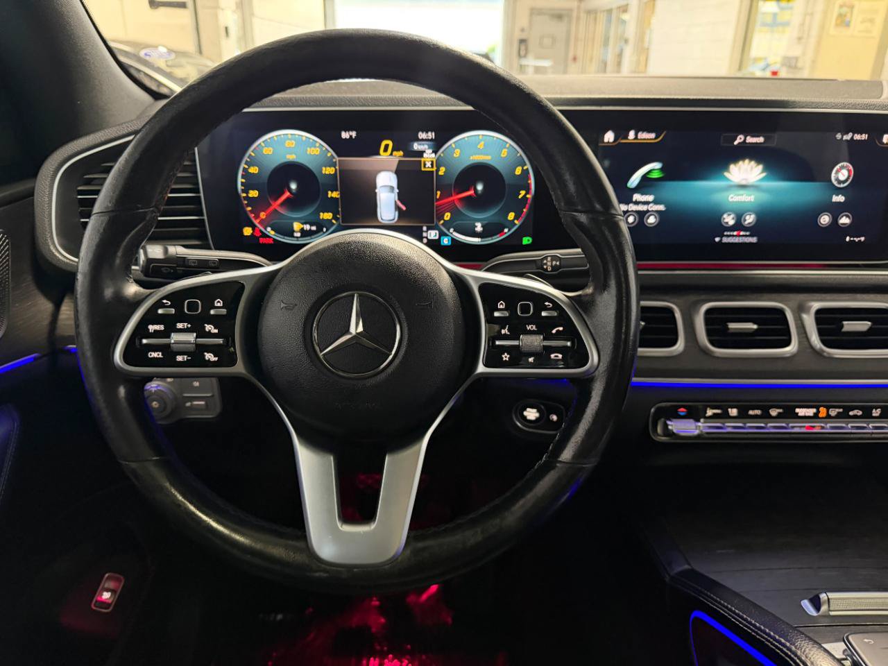 Used 2020 Mercedes-Benz GLE 350 4MATIC w/ Premium Package image 32