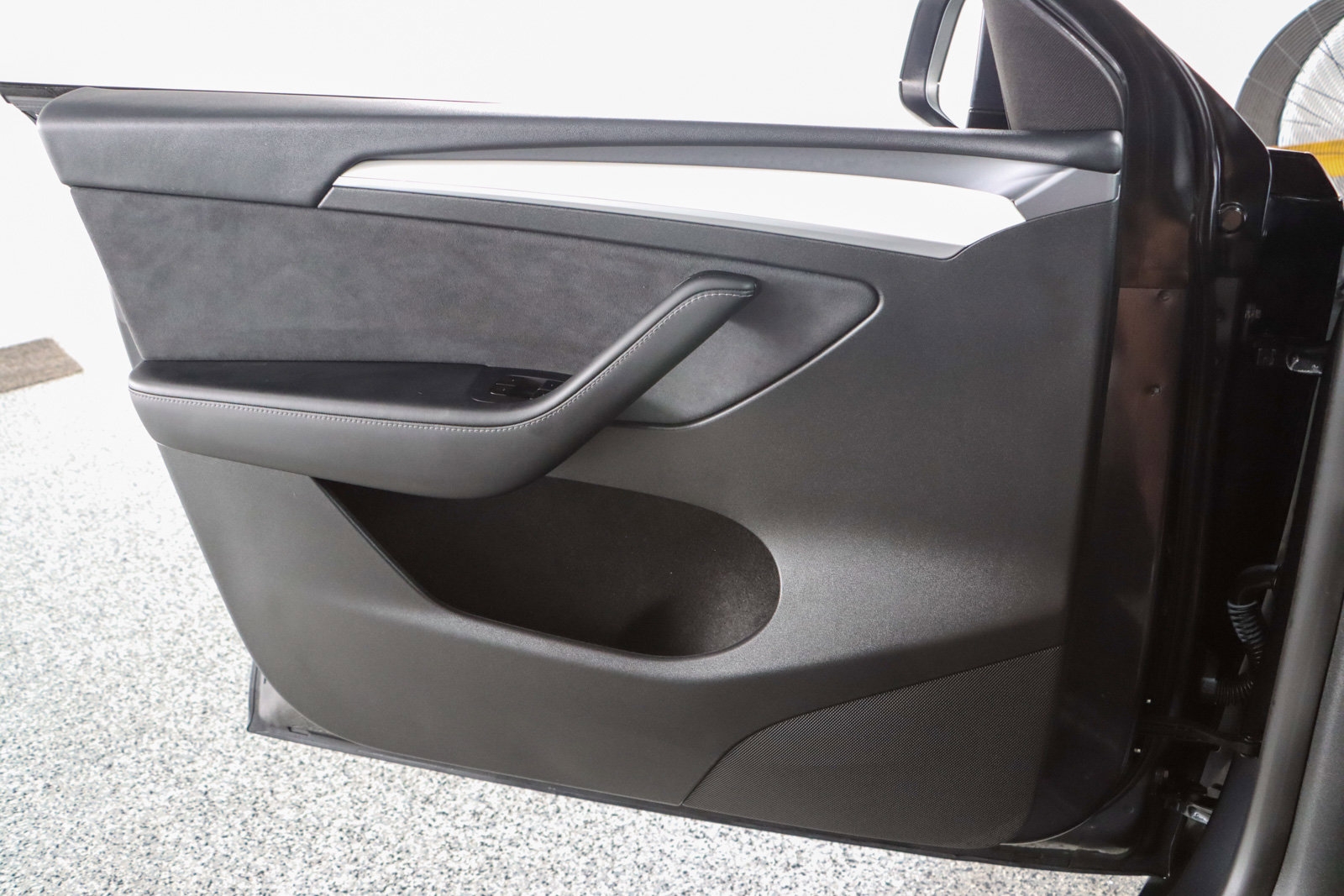 Used 2025 Tesla Model Y Long Range image 21