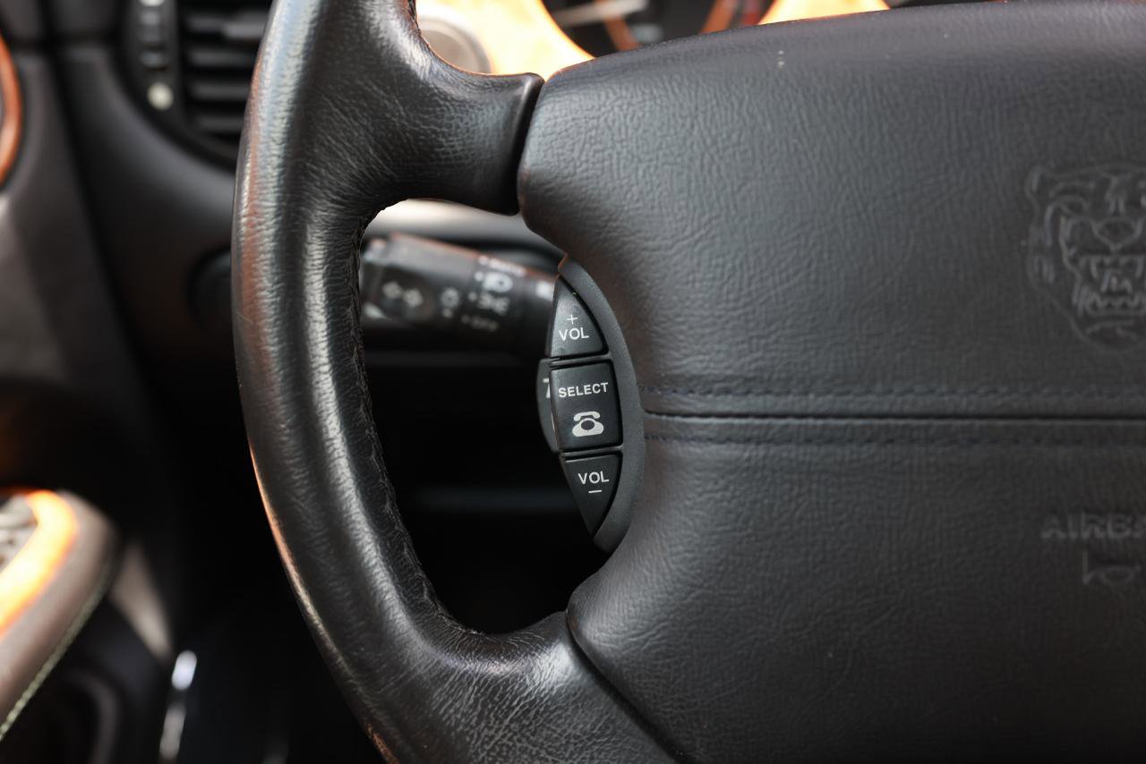 Used 2002 Jaguar XJ8 RWD image 27