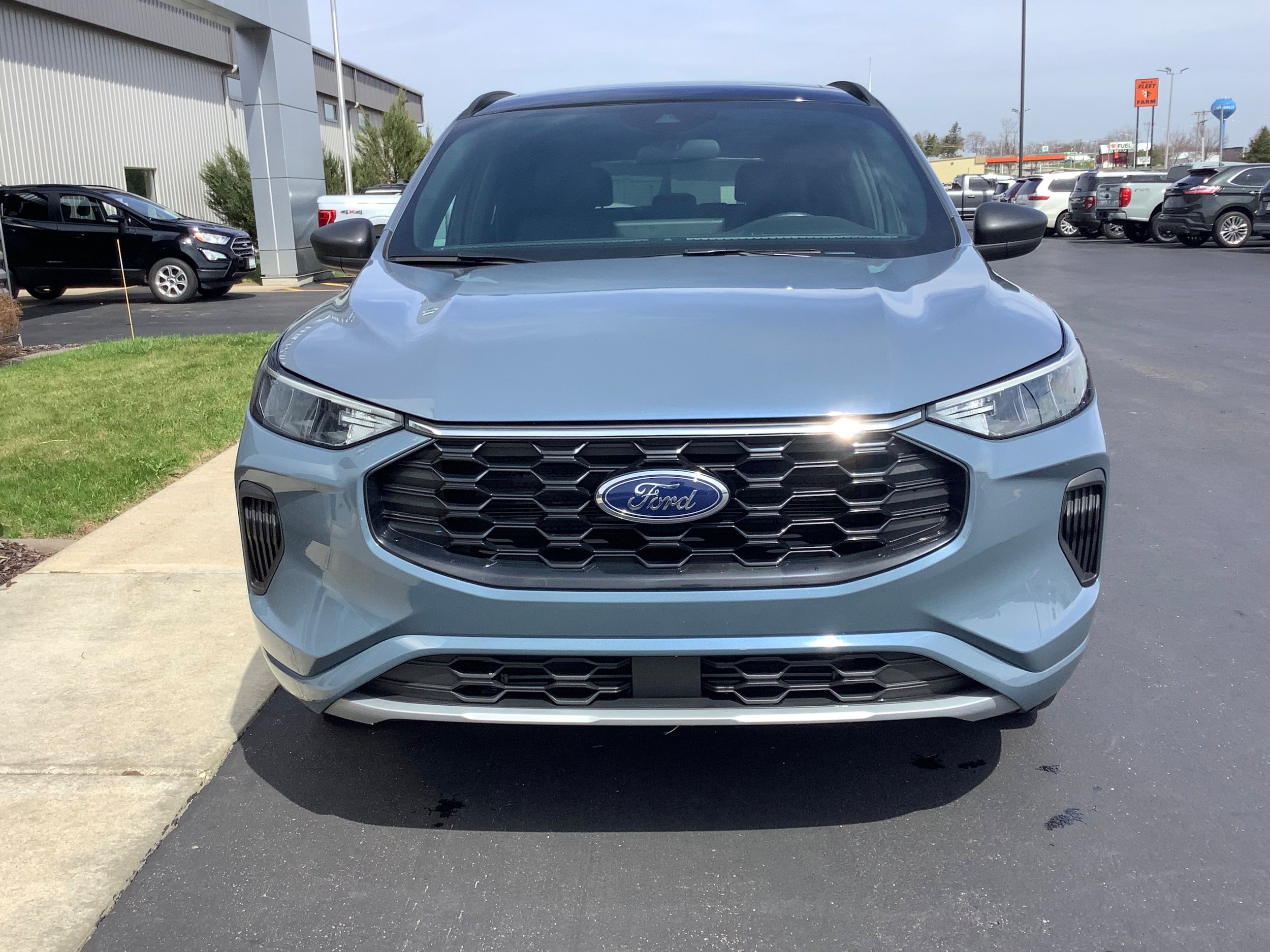Certified 2023 Ford Escape ST-Line w/ Tech Pack #1 AWD/4WD image 3