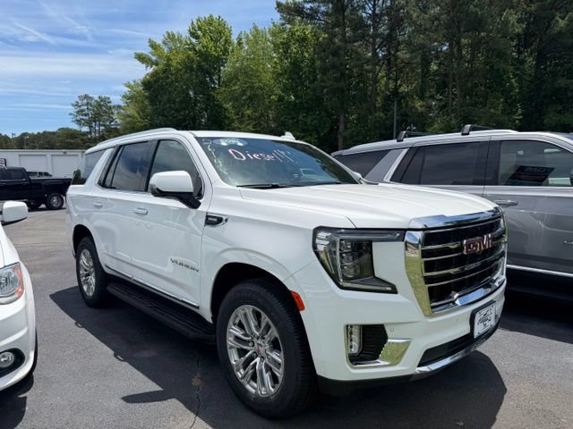 Certified 2021 GMC Yukon SLT w/ SLT Premium Package AWD/4WD image 3
