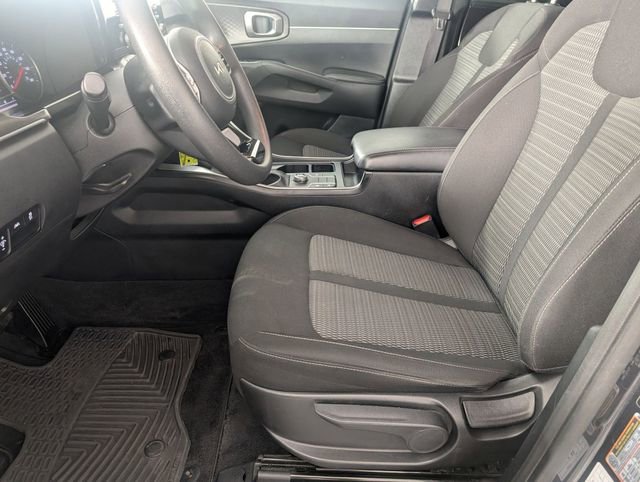 Used 2022 Kia Sorento LX image 12
