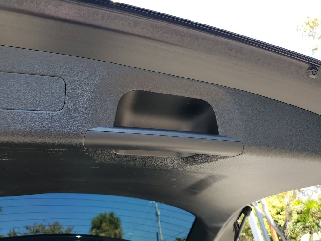 Used 2023 Kia Telluride LX image 9