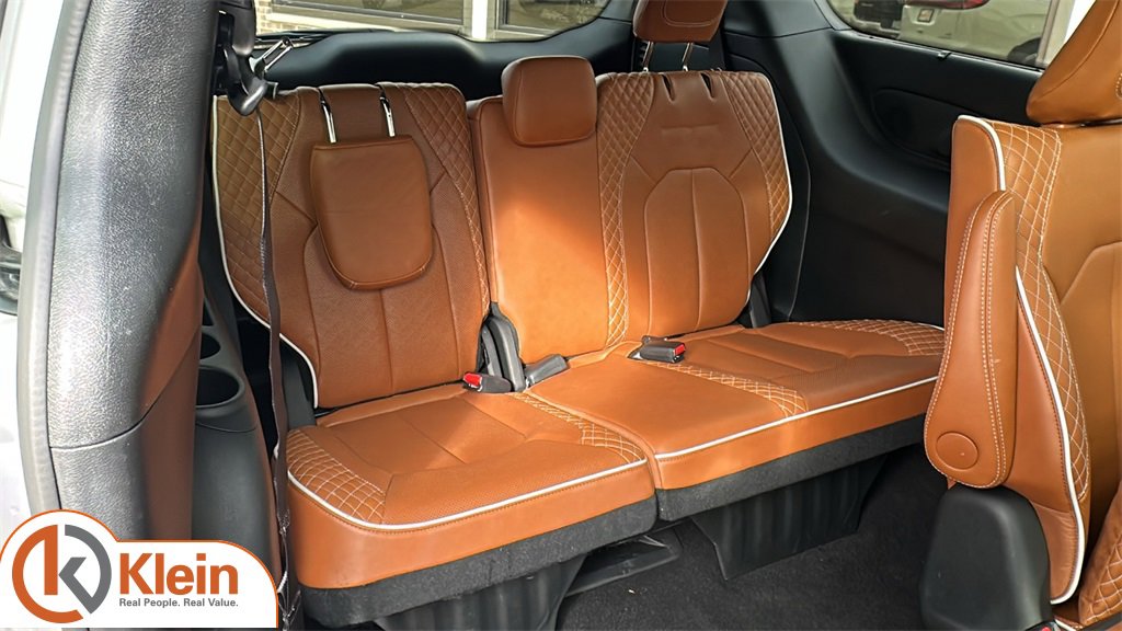 Used 2024 Chrysler Pacifica Pinnacle w/ Trailer Tow Group image 32