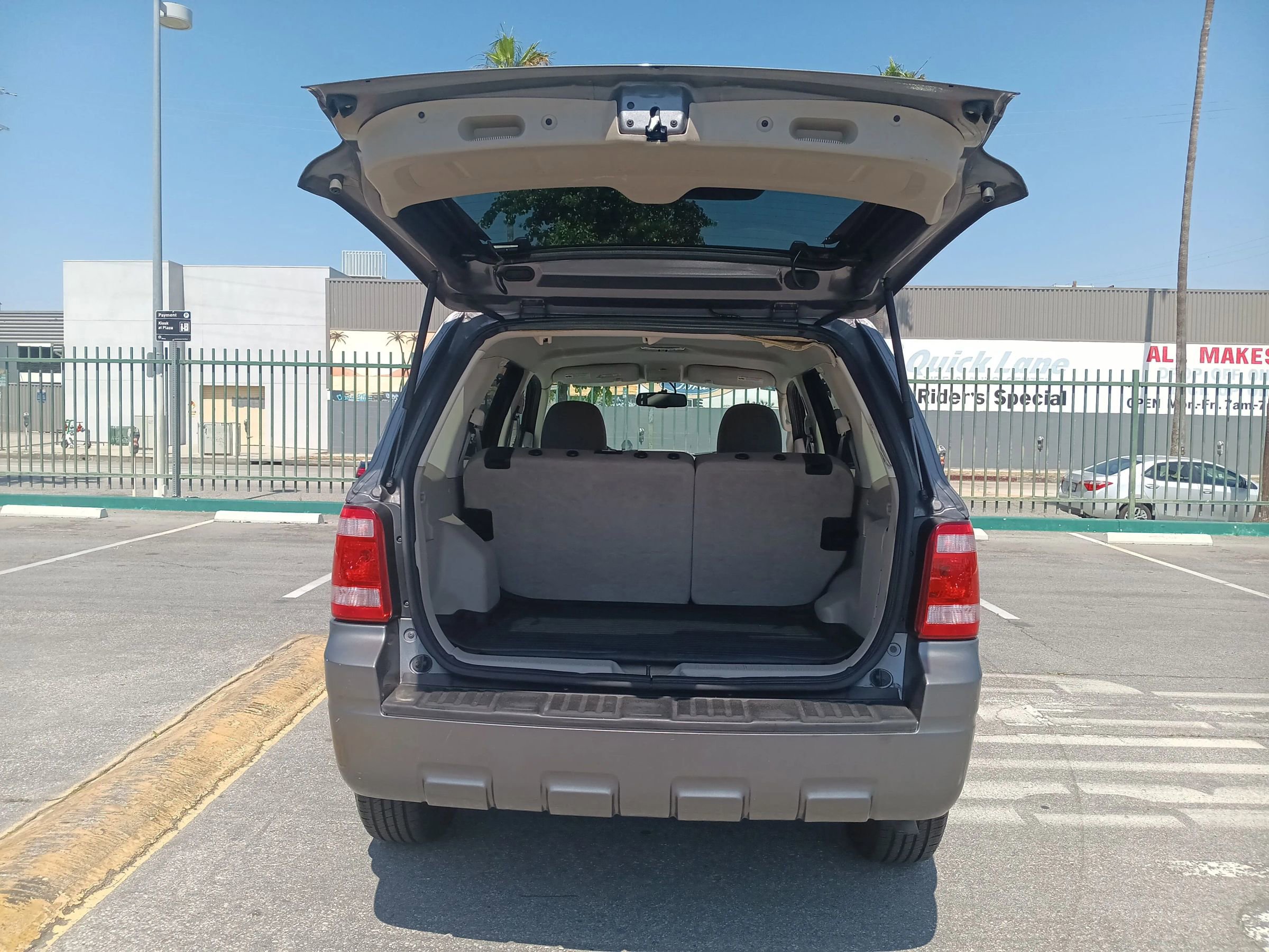 Used 2011 Ford Escape XLT FWD image 9