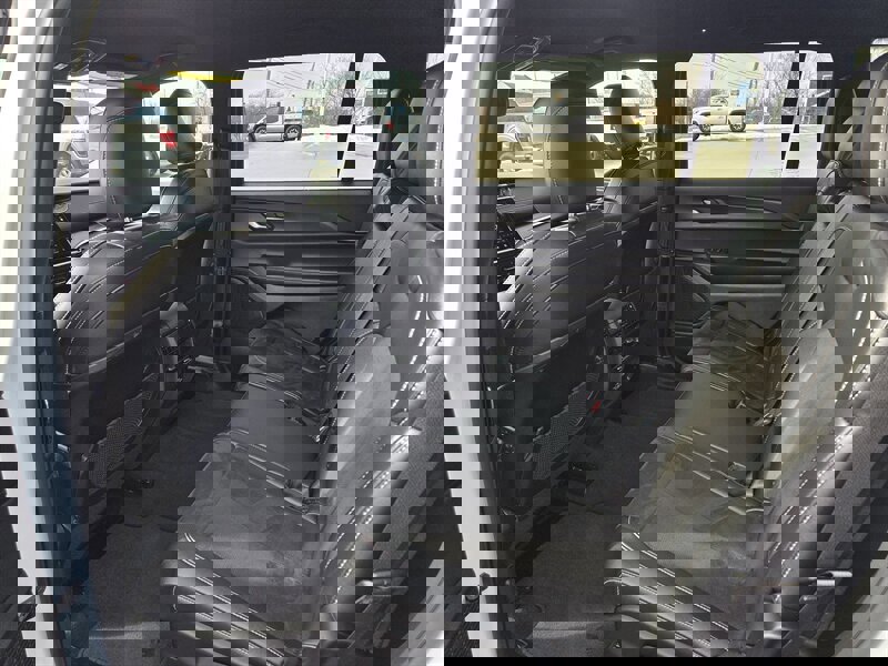 Used 2024 Jeep Grand Cherokee L Laredo image 11