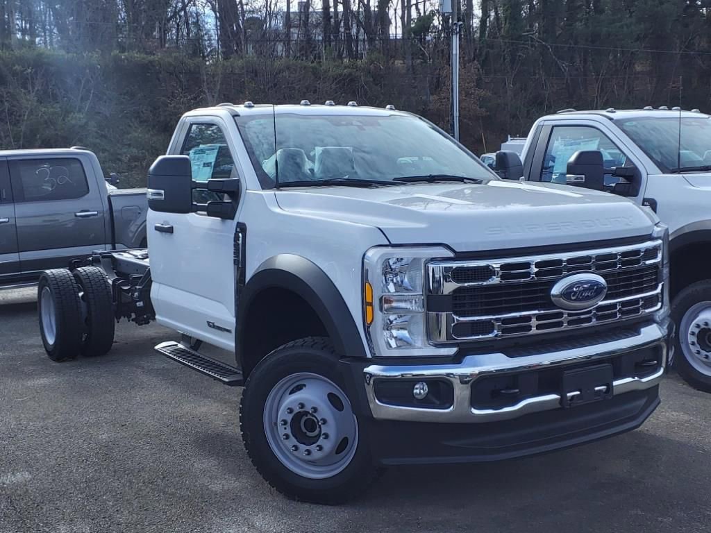New 2024 Ford F550 4x4 Regular Cab Super Duty image 2