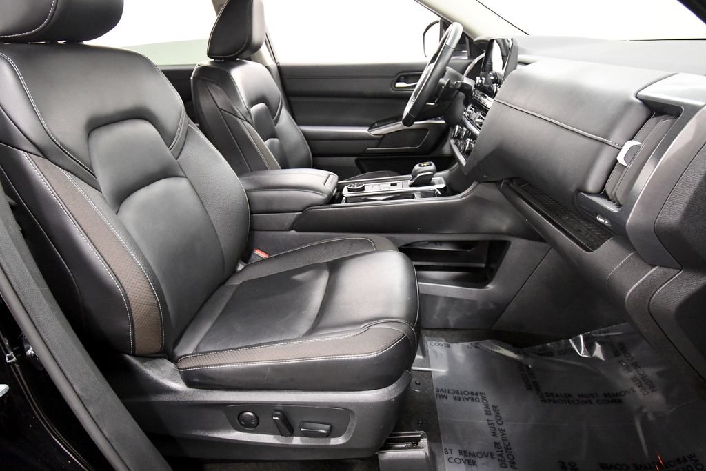 Used 2024 Nissan Pathfinder SL AWD/4WD image 19