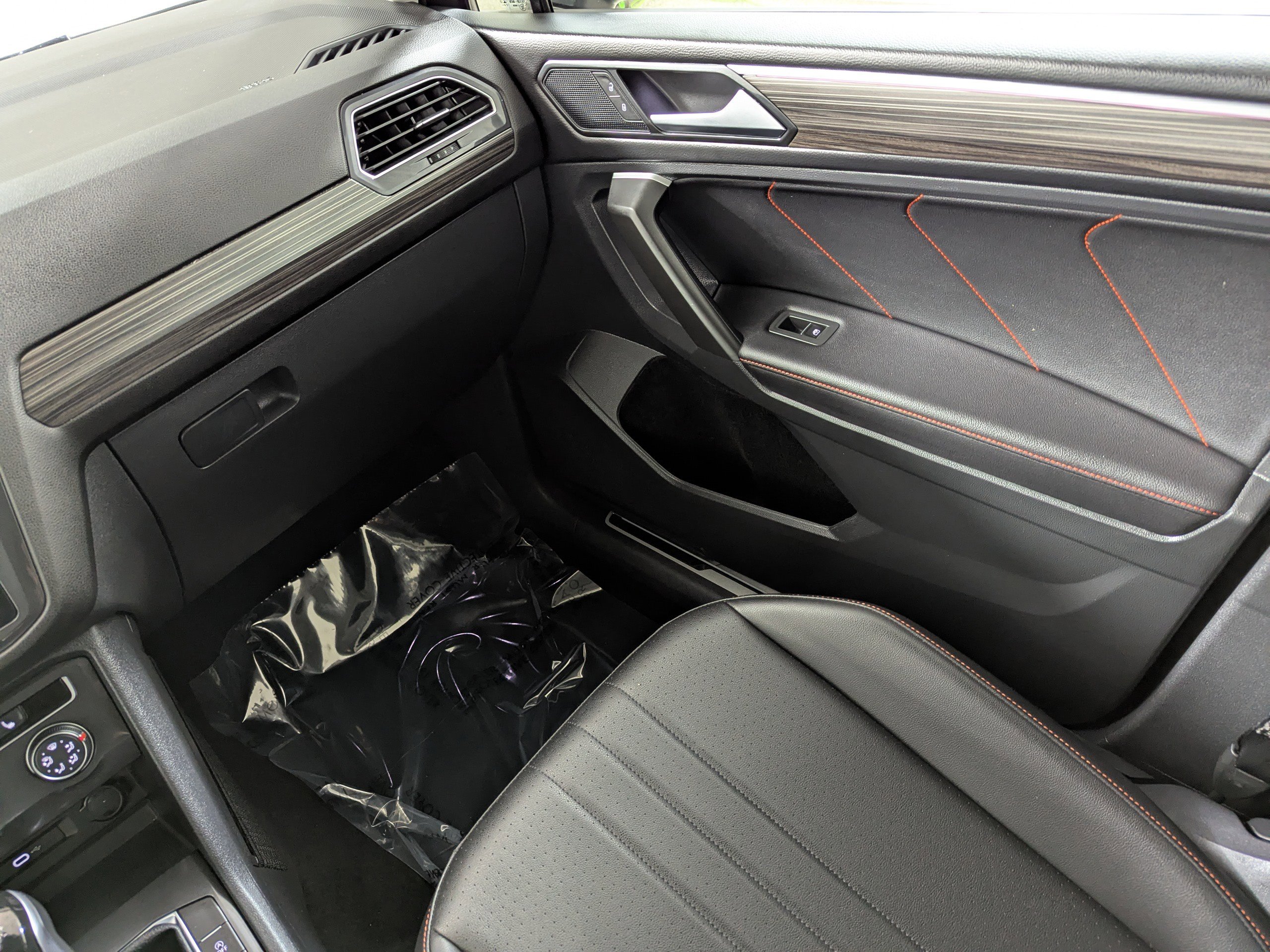 Used 2024 Volkswagen Tiguan Wolfsburg Edition FWD image 11