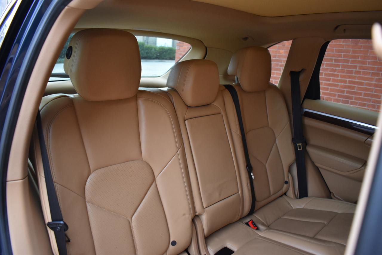 Used 2014 Porsche Cayenne S AWD/4WD image 16