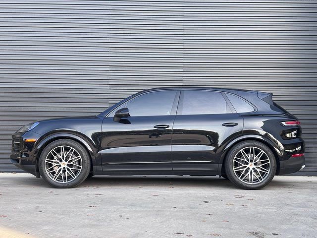 Certified 2025 Porsche Cayenne image 2