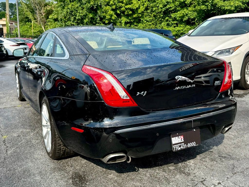 Used 2015 Jaguar XJ AWD image 10