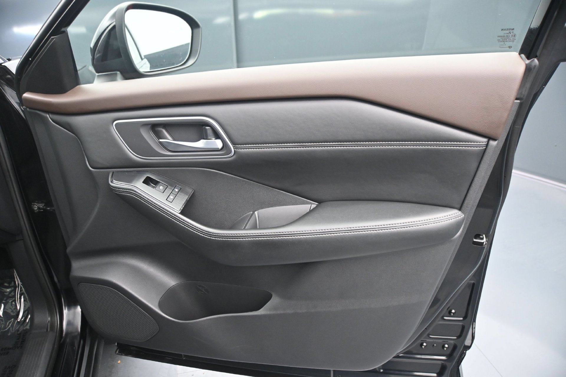 Used 2021 Nissan Rogue SV AWD/4WD image 12