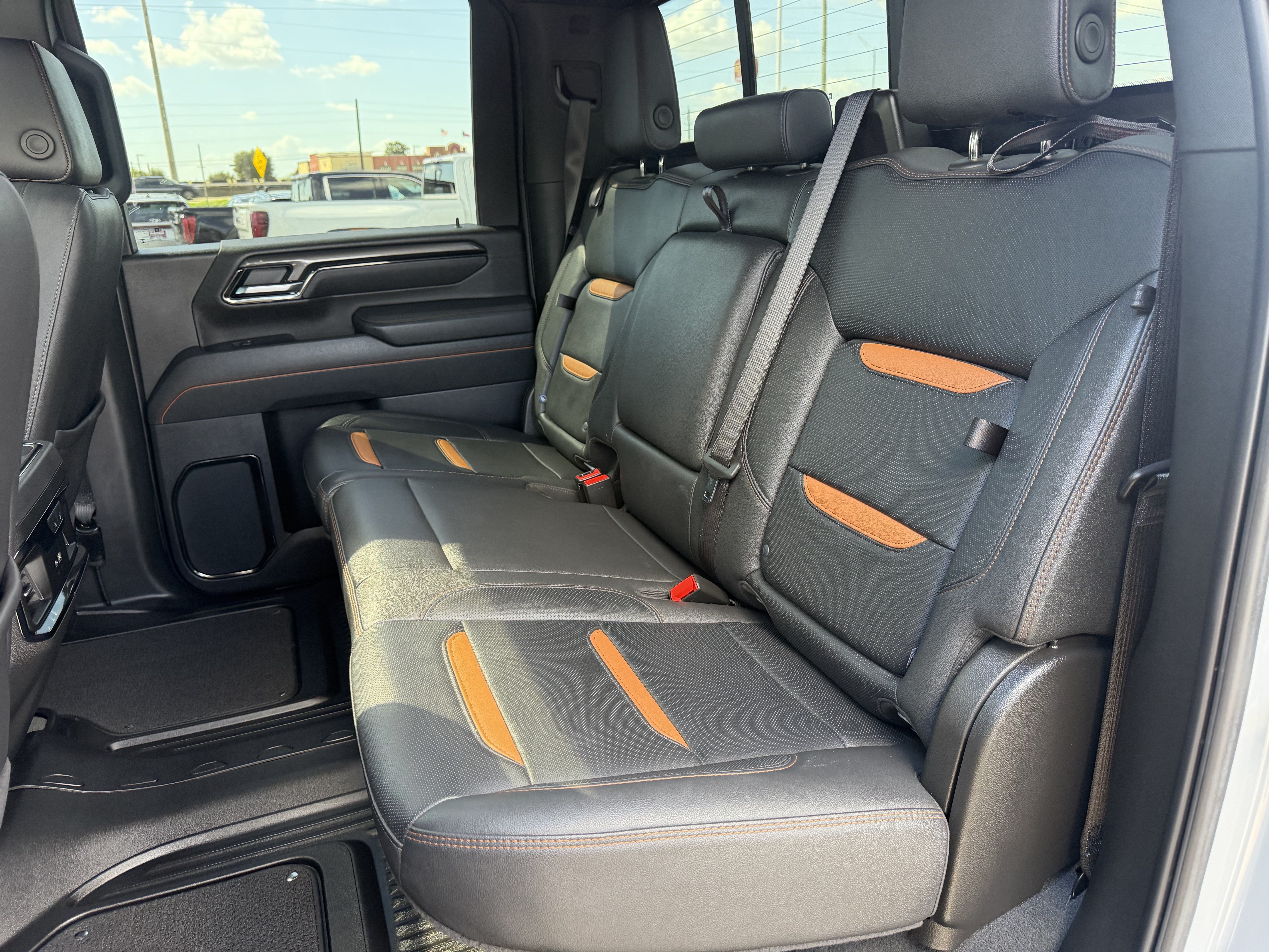 Used 2025 GMC Sierra 2500 AT4 w/ AT4 Premium Plus Package AWD/4WD image 27