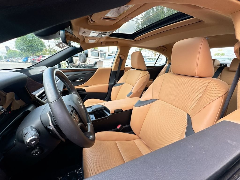 Used 2022 Lexus ES 350 w/ Premium Package FWD image 11