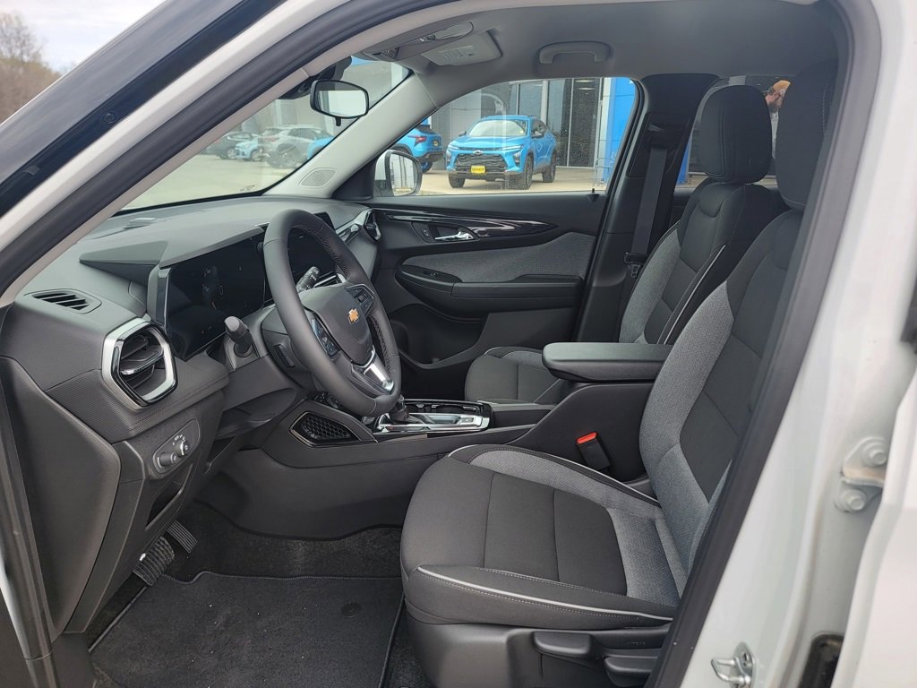 New 2025 Chevrolet TrailBlazer LT w/ LT Cold Weather Package image 9