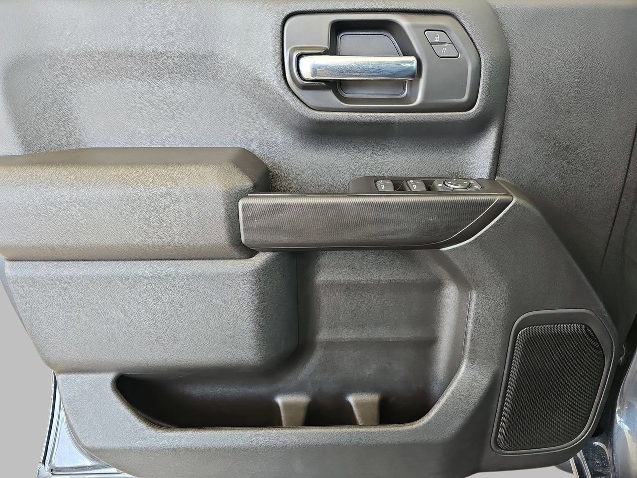 Used 2022 Chevrolet Silverado 1500 Custom w/ Safety Confidence Package AWD/4WD image 30