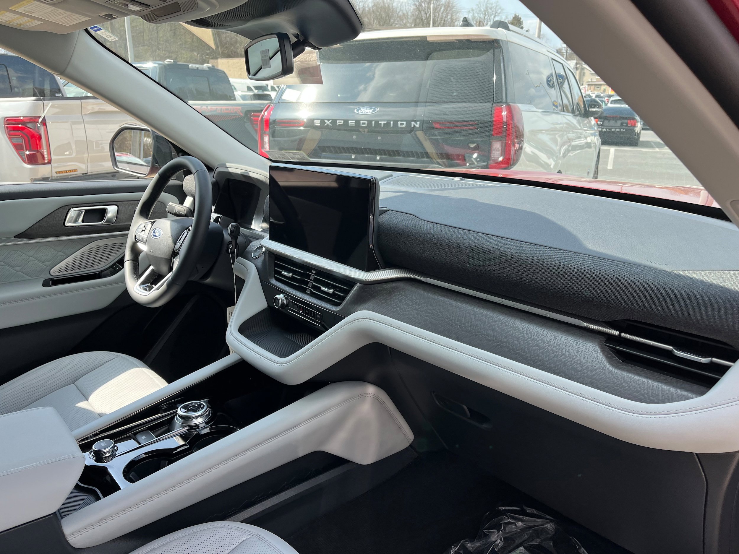 New 2026 Ford Explorer Platinum w/ LUX Leather Package image 9