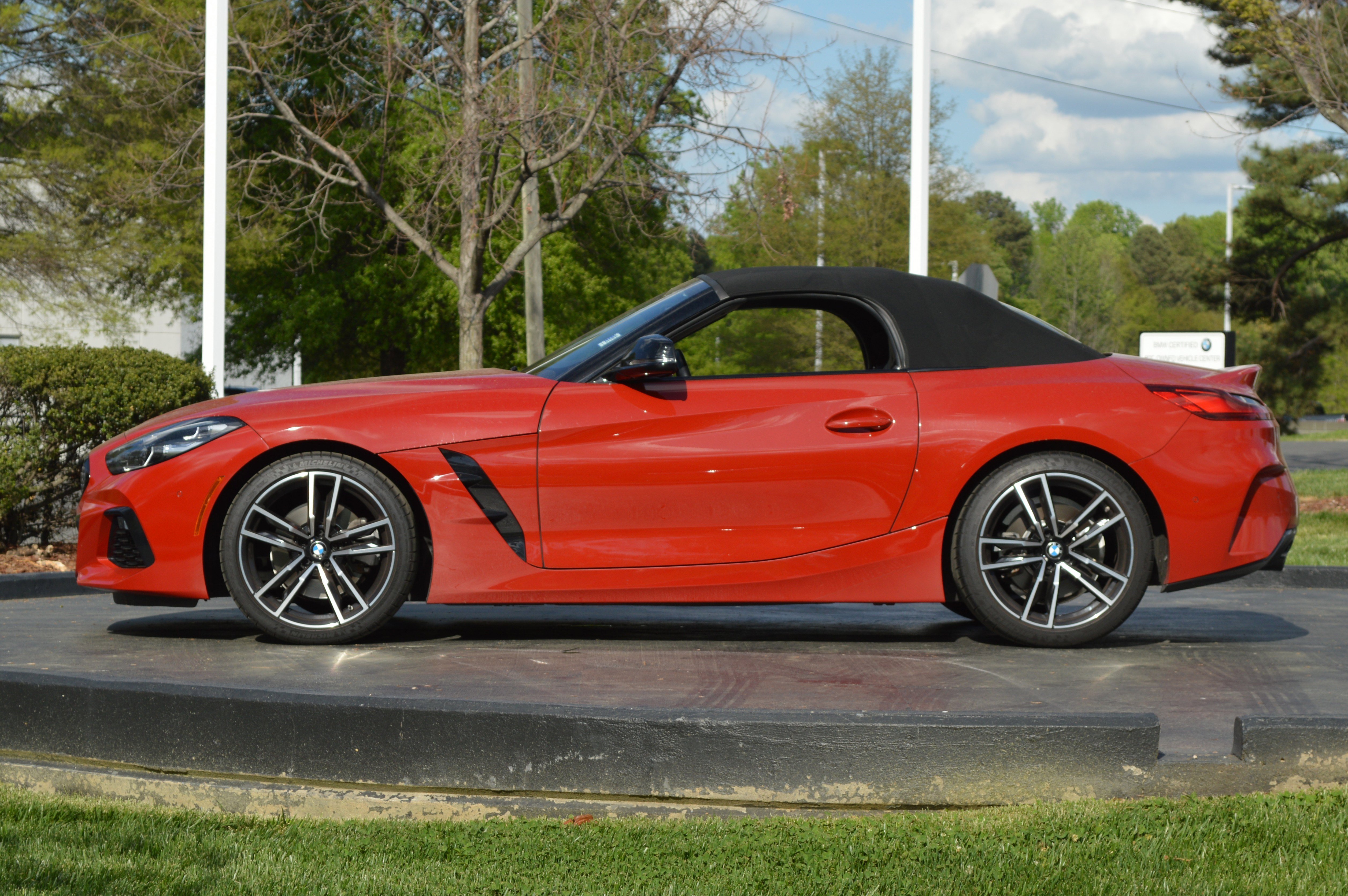 Used 2022 BMW Z4 sDrive30i w/ Premium Package image 16