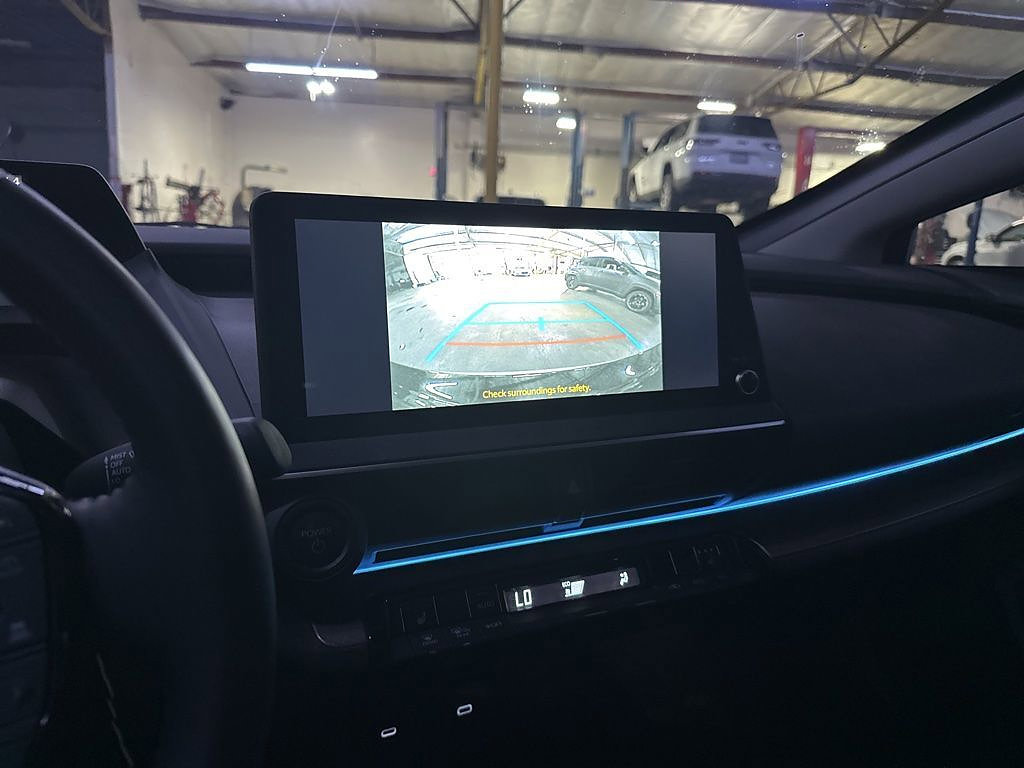 Used 2024 Toyota Prius XLE FWD image 11