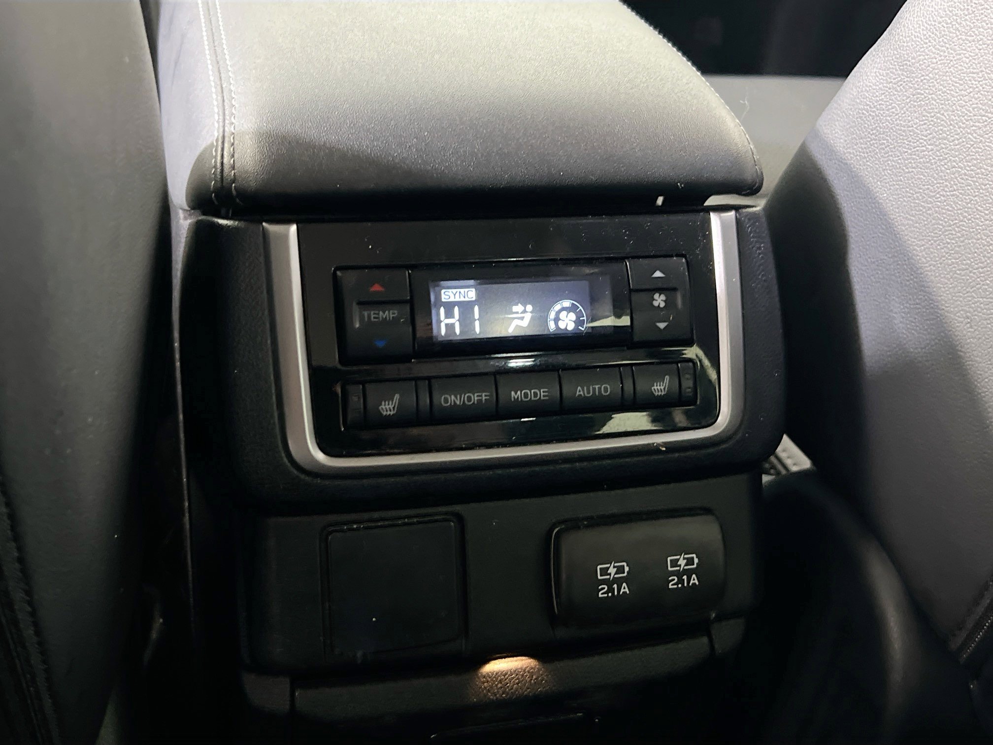 Used 2022 Subaru Ascent Limited image 24