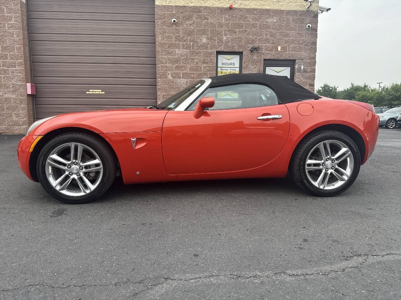 Used 2009 Pontiac Solstice Street Edition RWD image 20