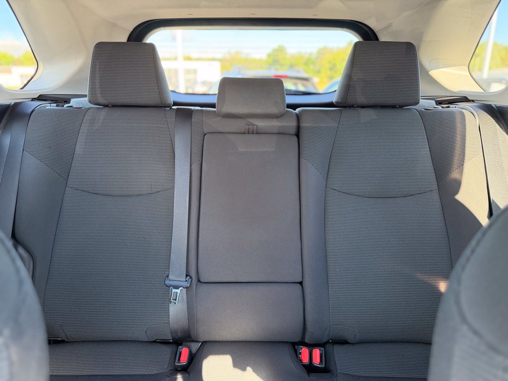 Used 2021 Toyota RAV4 LE AWD/4WD image 25