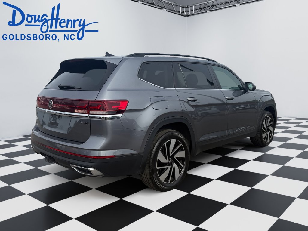 Used 2025 Volkswagen Atlas SE AWD/4WD image 5