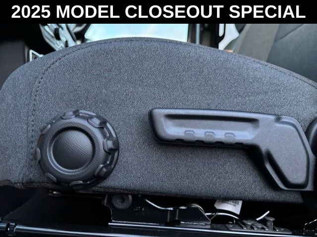 New 2025 Jeep Gladiator Sport AWD/4WD image 11
