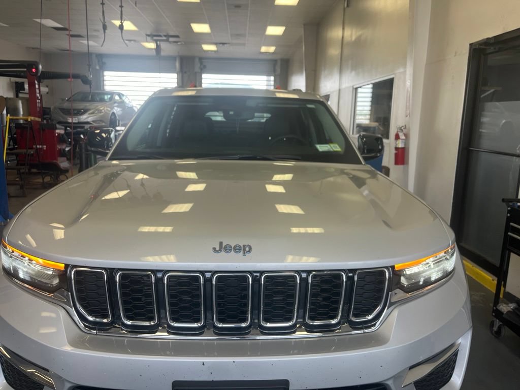 Used 2024 Jeep Grand Cherokee Limited 4xe AWD/4WD image 10