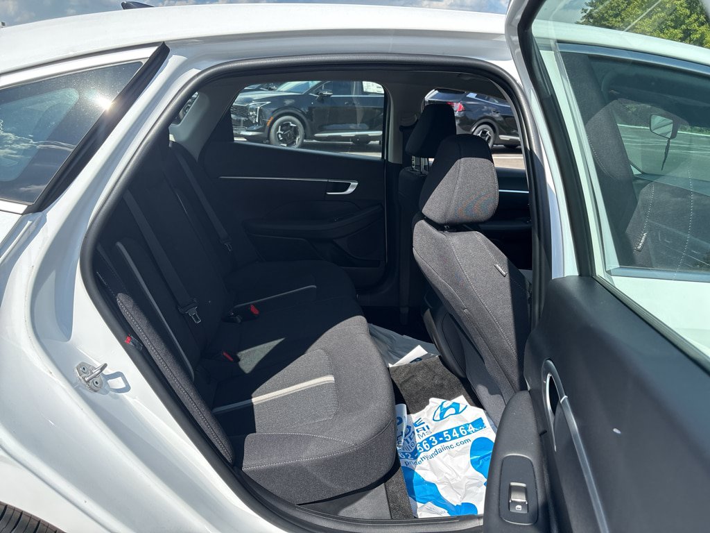 Used 2025 Hyundai Sonata SE FWD image 27
