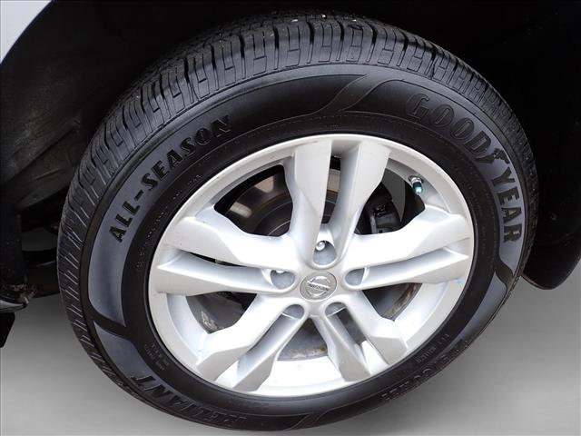 Used 2013 Nissan Rogue SV AWD/4WD image 7