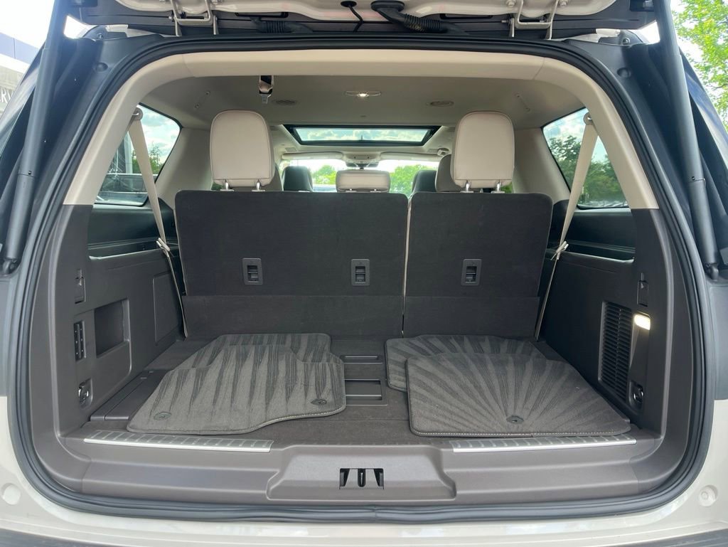 Certified 2024 Lincoln Navigator L Reserve AWD/4WD image 12