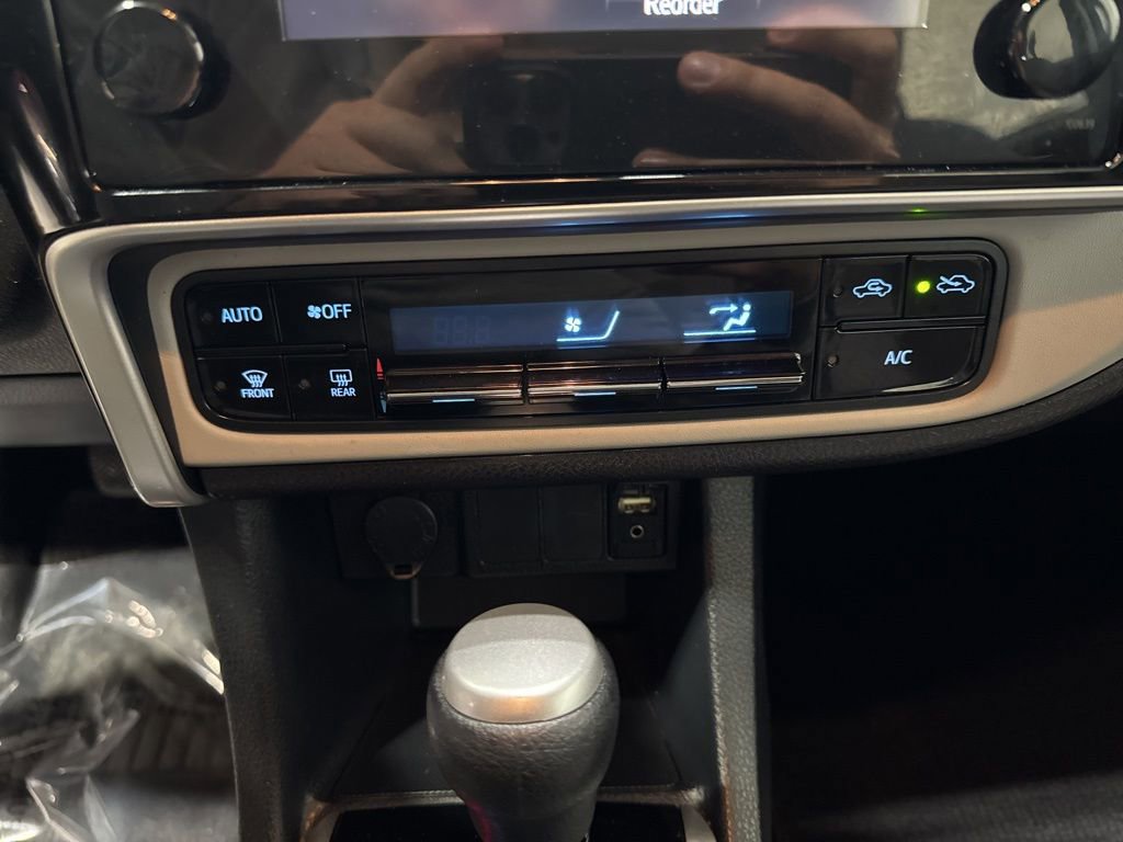 Used 2017 Toyota Corolla L image 18