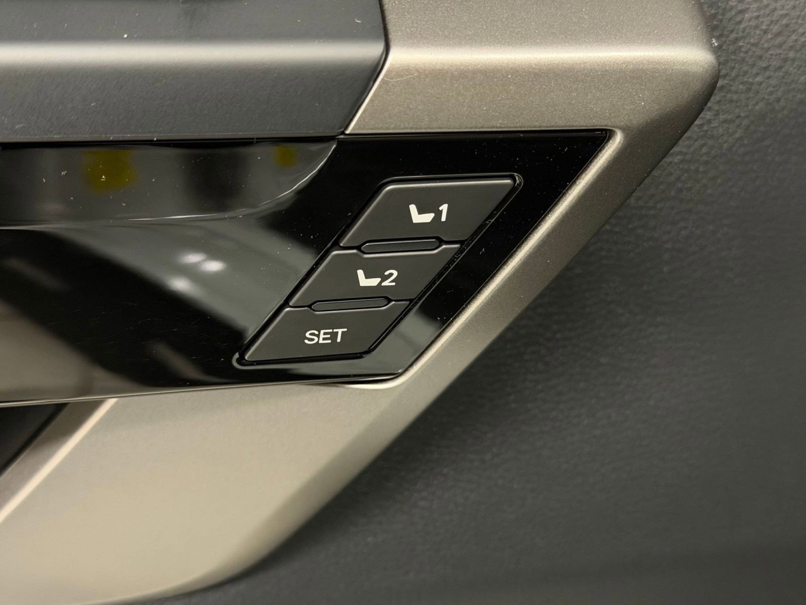 New 2026 Toyota Tundra Limited AWD/4WD image 22